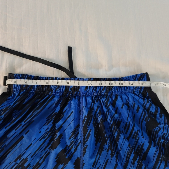 Nike Training Shorts - Picture 4 of 4